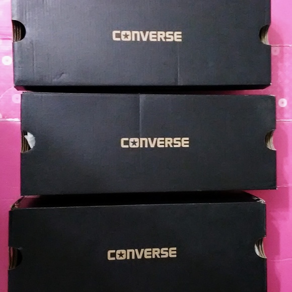 Converse red low - limited sizes - new in box - Picture 6 of 6